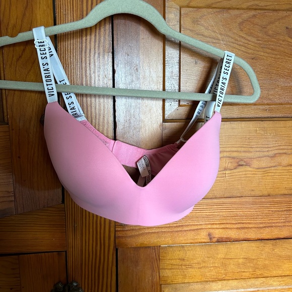 PINK Victoria's Secret Other - Very cute Victoria’s Secret bra